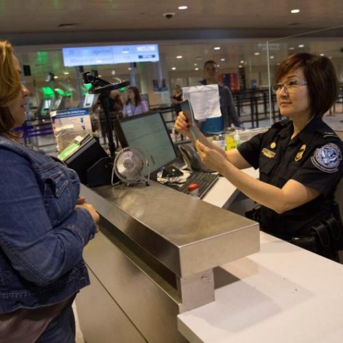 Entrando nos EUA: O que é a tão temida “salinha” ou secondary inspection no controle de imigração dos aeroportos americanos?