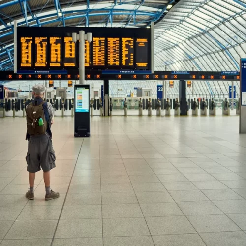 Fumantes em Apuros: Conheça um aliado contra a Dificuldade de Encontrar Lugares Permitidos nos Aeroportos