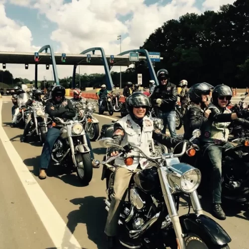 Paixão e Camaradagem: Os Clubes de Moto que Definem a Cultura Motociclista nos EUA