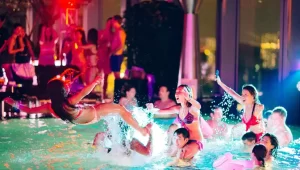 Pool Parties nos EUA: O Encontro Perfeito de Música, Água e Diversão